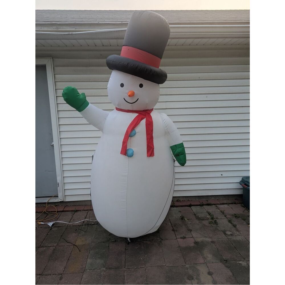 Gemmy‎ Airblown Inflatable Frosty The Snowman Lighted Christmas 7.5 Ft Xmas